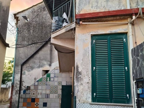 casa indipendente in vendita a Salerno in zona Ogliara