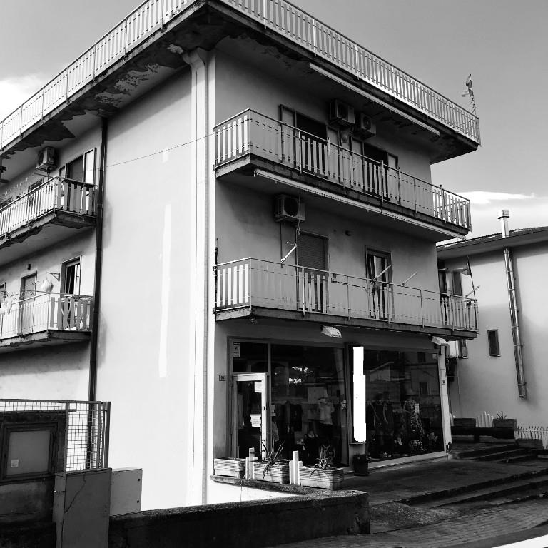 intera palazzina in vendita a Salerno in zona Fontana di Genca / Pastorano
