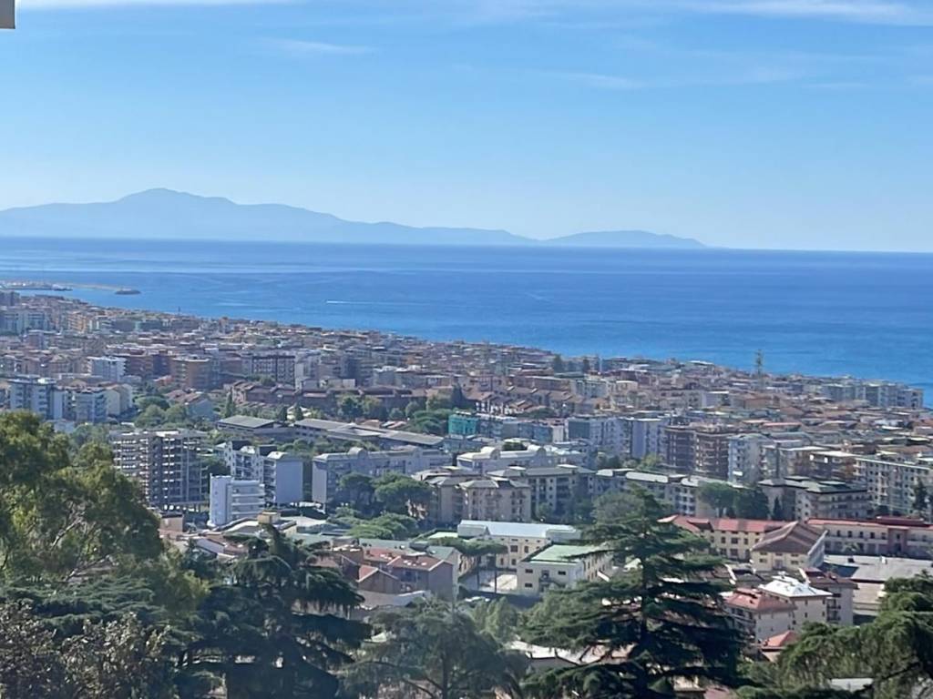 appartamento in vendita a Salerno in zona Torrione