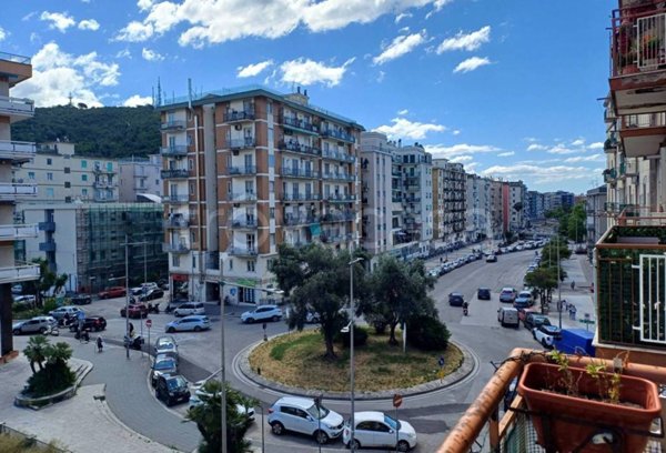 appartamento in vendita a Salerno in zona Brignano / Piezzo