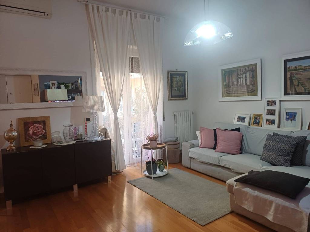 appartamento in vendita a Salerno in zona Pastena