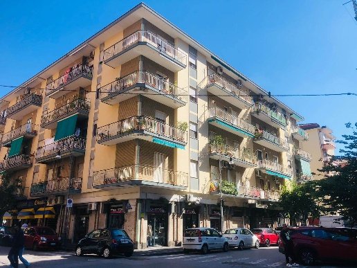 appartamento in vendita a Salerno in zona Pastena