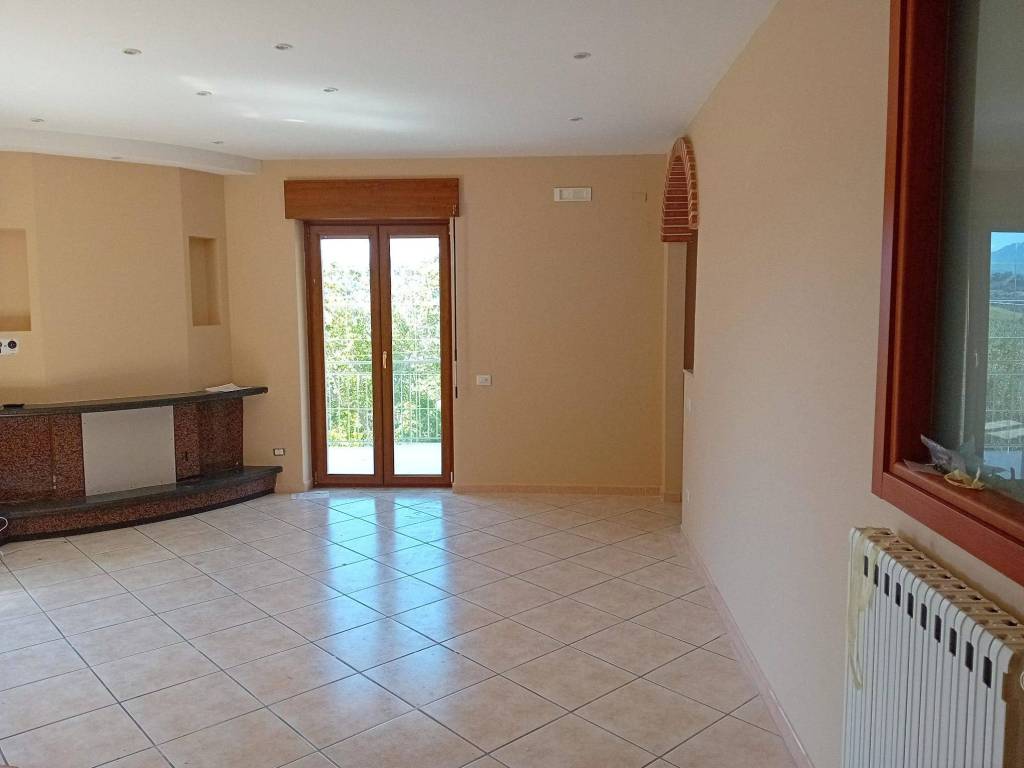 appartamento in vendita a Salerno in zona Giovi Altimare