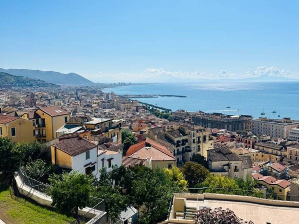 appartamento in vendita a Salerno in zona Centro Città