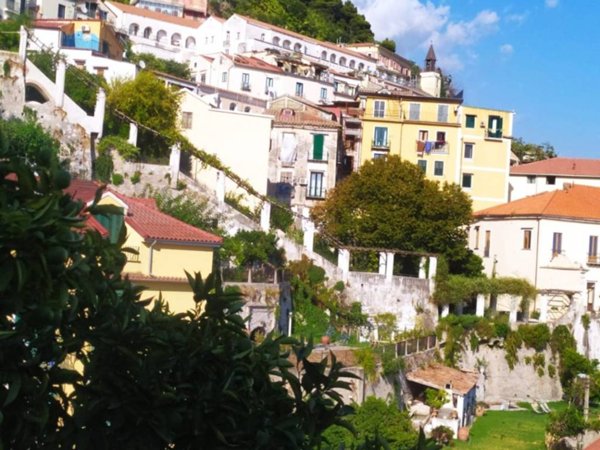 appartamento in vendita a Salerno in zona Centro Città