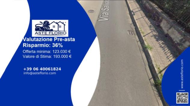 locale commerciale in vendita a Salerno