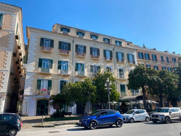 appartamento in vendita a Salerno in zona Centro Città