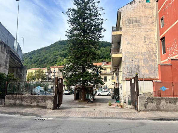 negozio in vendita a Salerno