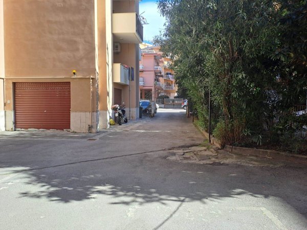 appartamento in vendita a Salerno in zona Pastena