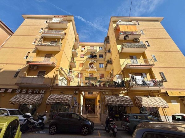 appartamento in vendita a Salerno in zona Pastena