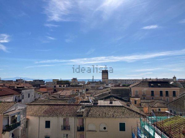 appartamento in vendita a Salerno in zona Centro Città