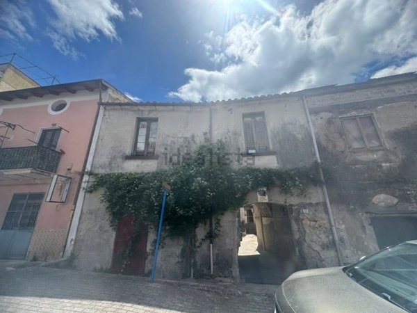 appartamento in vendita a Salerno in zona Fontana di Genca / Pastorano