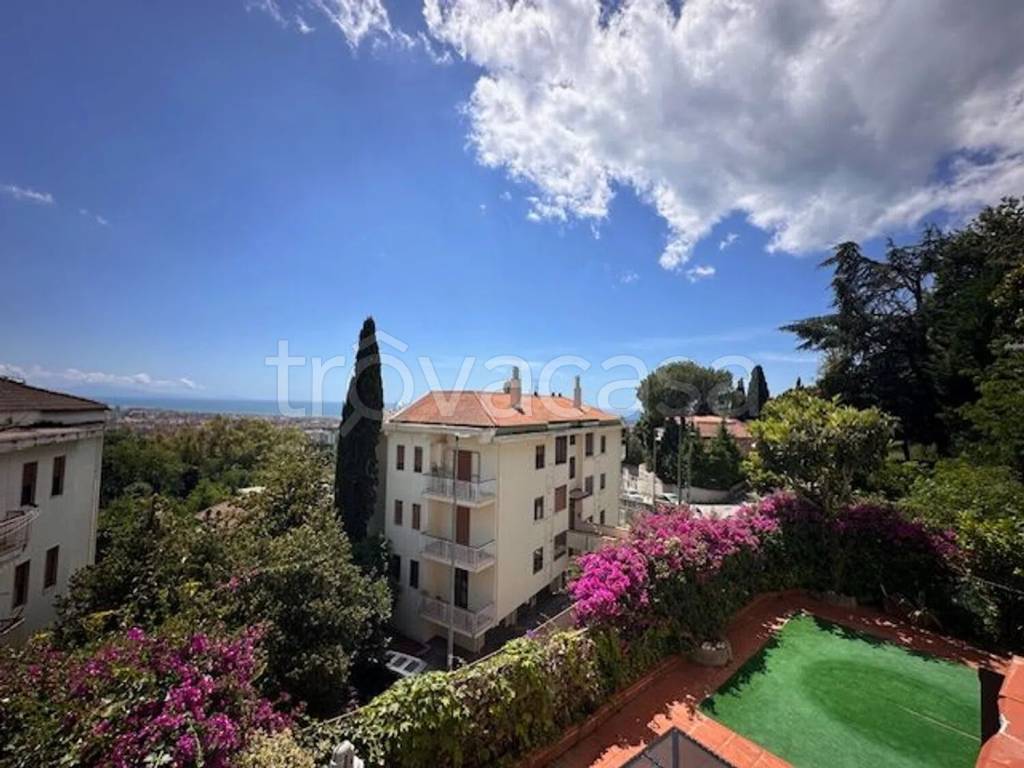 casa indipendente in vendita a Salerno in zona Sala Abbagnano