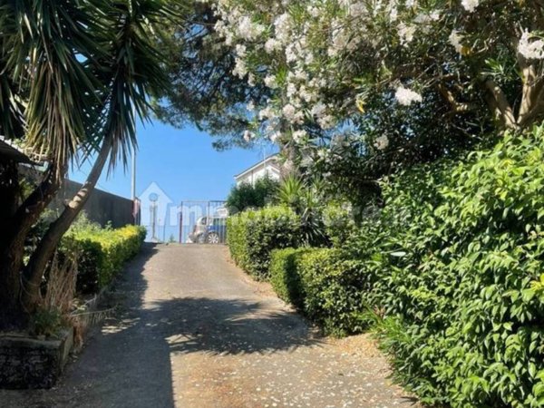 casa indipendente in vendita a Salerno in zona Ogliara