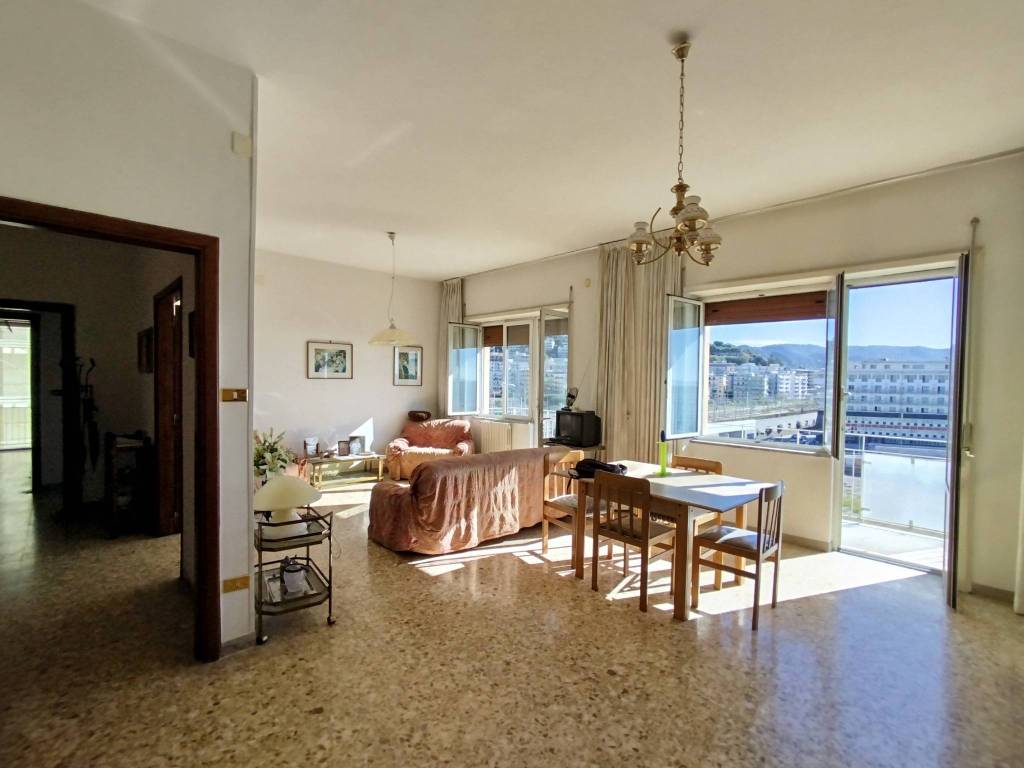 appartamento in vendita a Salerno in zona Centro Città