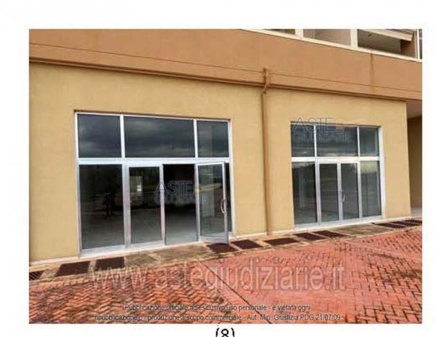 locale commerciale in vendita a Salerno