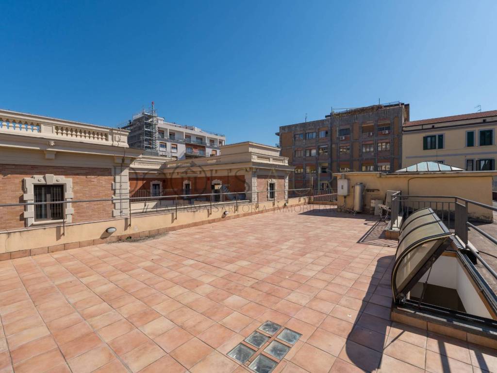 appartamento in vendita a Salerno in zona Centro Città