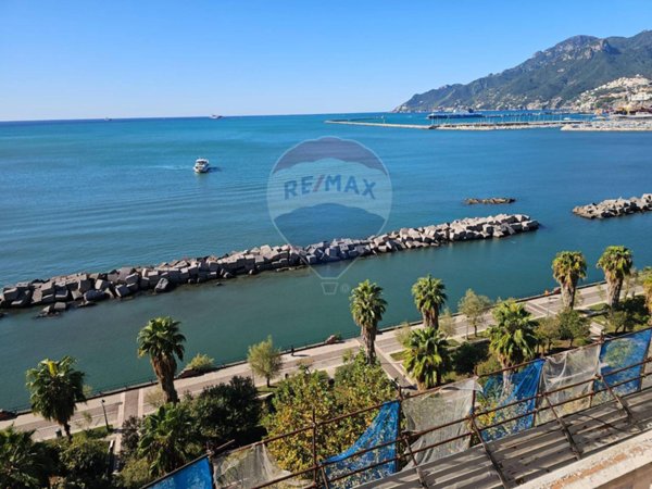 appartamento in vendita a Salerno in zona Centro Città