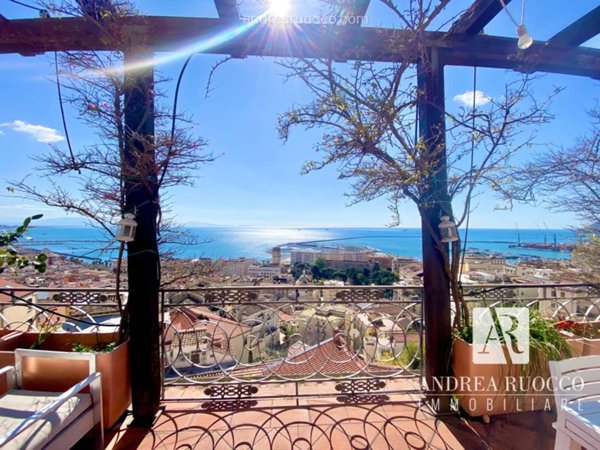 appartamento in vendita a Salerno in zona Centro Città