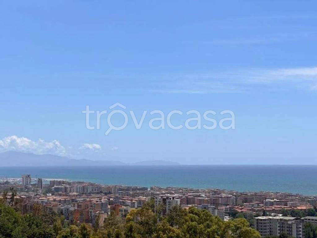 casa indipendente in vendita a Salerno in zona Sala Abbagnano