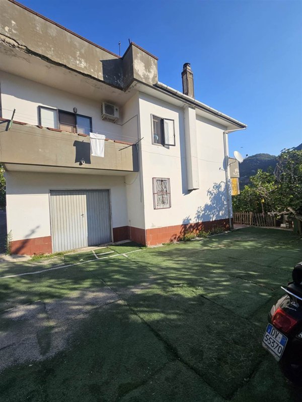 casa indipendente in vendita a Salerno in zona Giovi Altimare