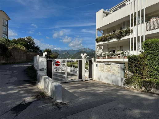 appartamento in vendita a Salerno in zona Brignano / Piezzo