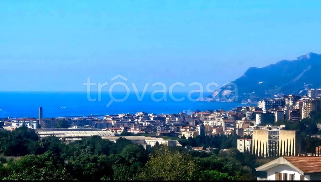 appartamento in vendita a Salerno in zona Ogliara