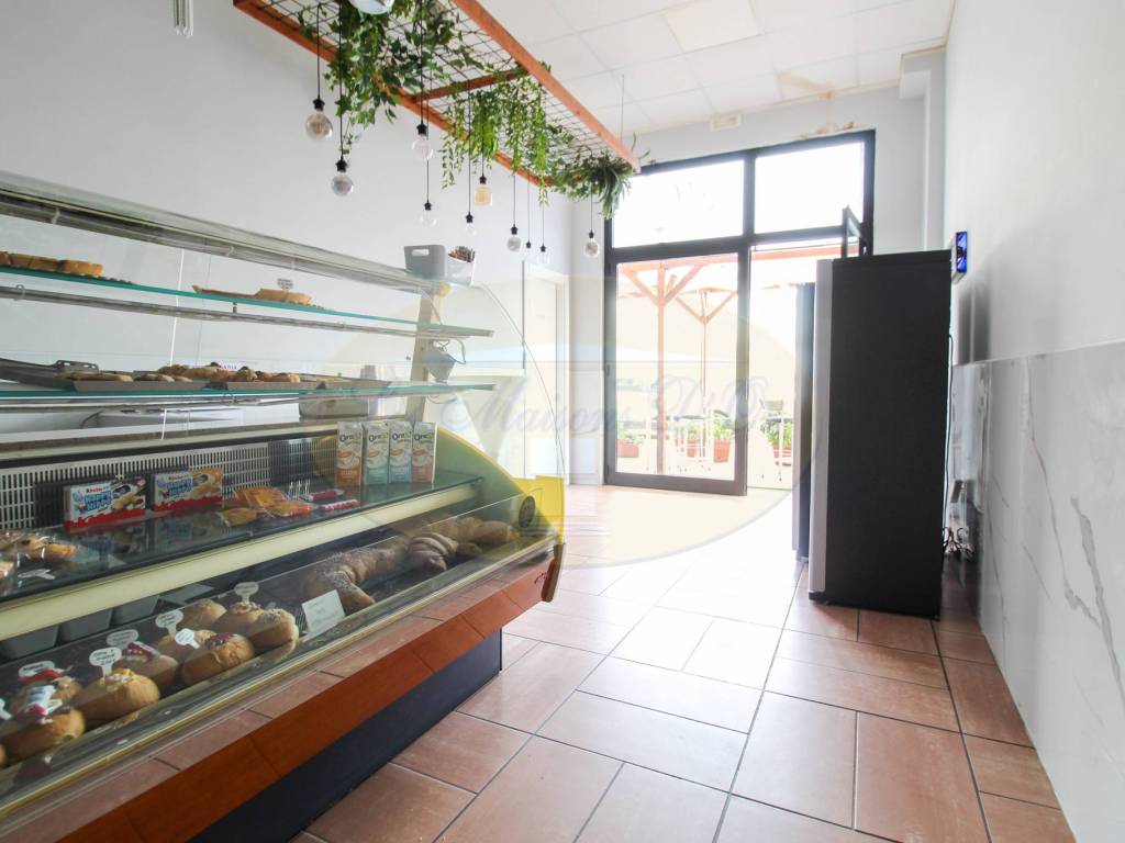 locale commerciale in vendita a Salerno in zona San Leonardo