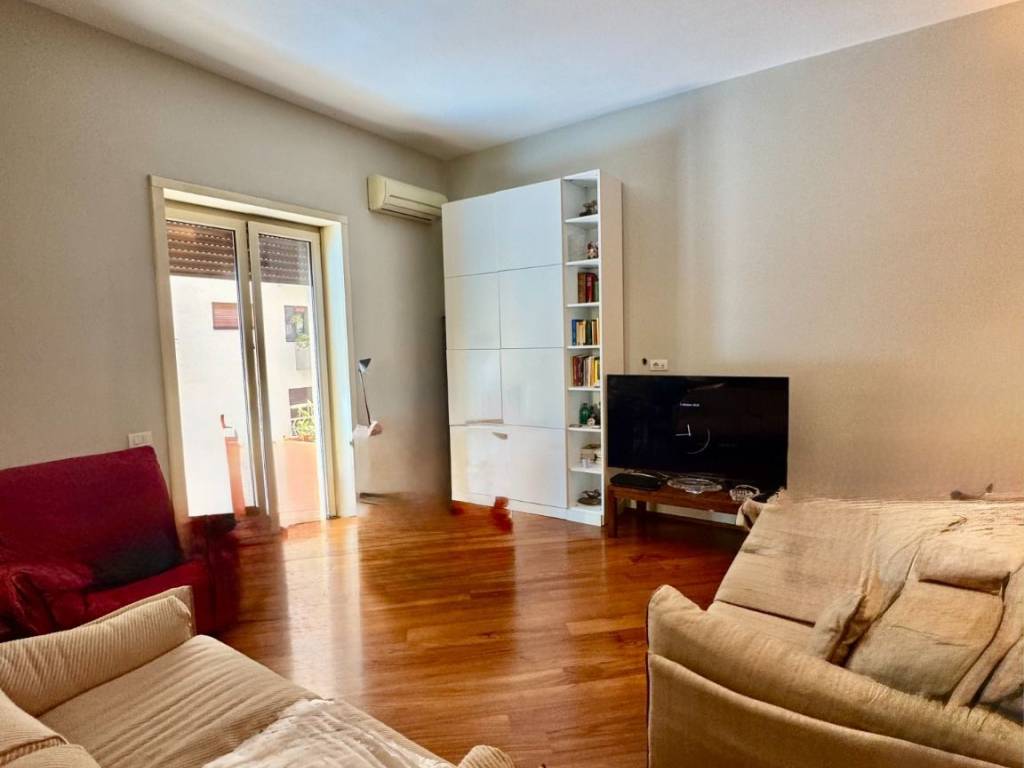 appartamento in vendita a Salerno in zona Centro Città