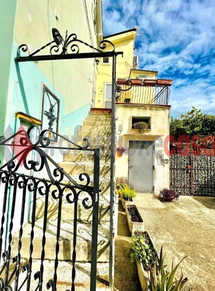 appartamento in vendita a Salerno in zona Giovi Altimare