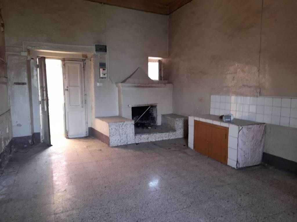casa indipendente in vendita a Salerno in zona Irno
