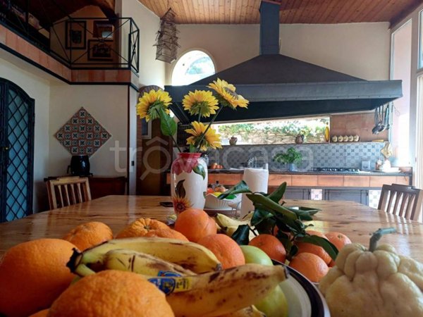 casa indipendente in vendita a Salerno in zona Ogliara