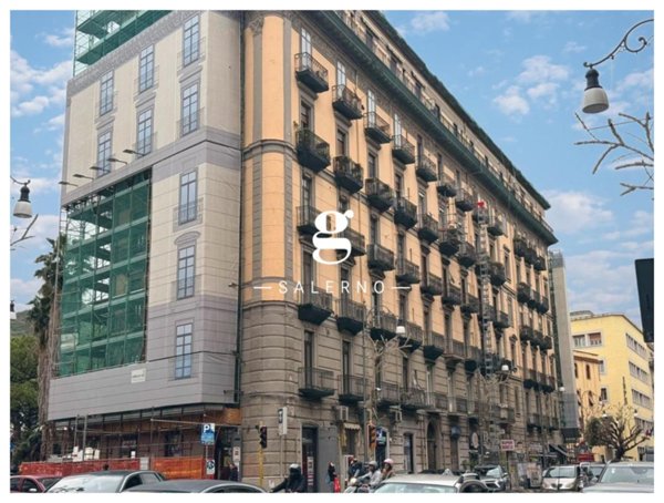 appartamento in vendita a Salerno in zona Centro Città