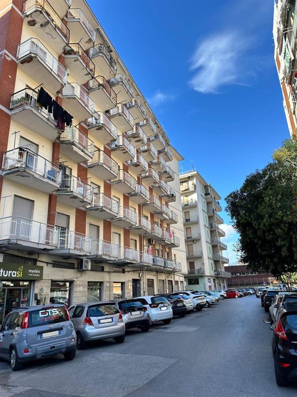 appartamento in vendita a Salerno in zona Pastena