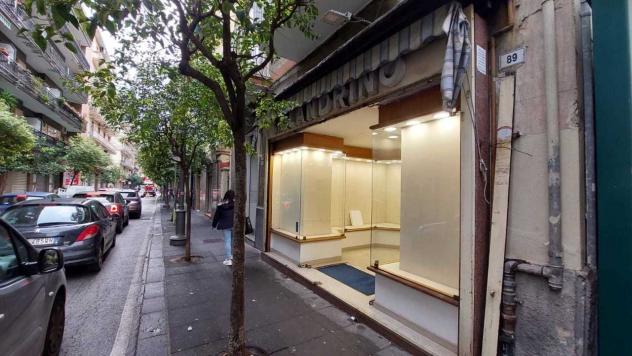 negozio in vendita a Salerno in zona Centro Città