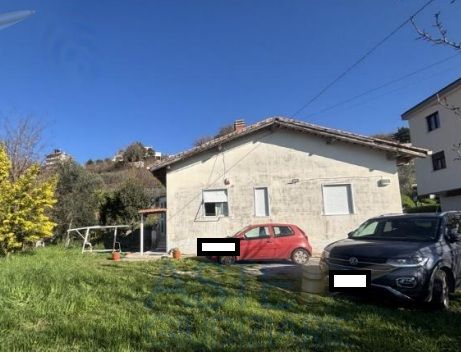 casa indipendente in vendita a Salerno in zona Piegolelle-San Bartolomeo