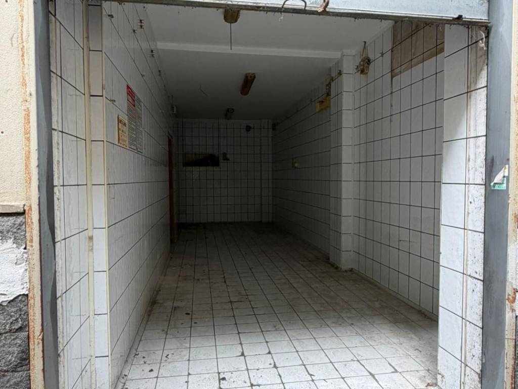 negozio in vendita a Salerno