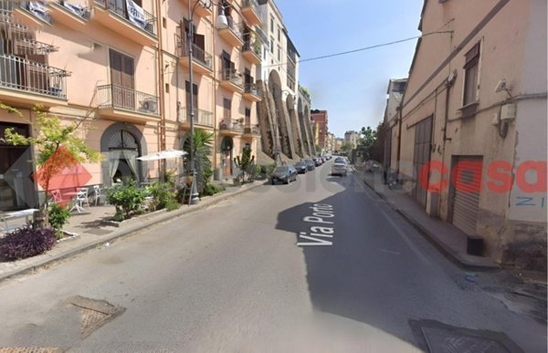 negozio in vendita a Salerno in zona Centro Città