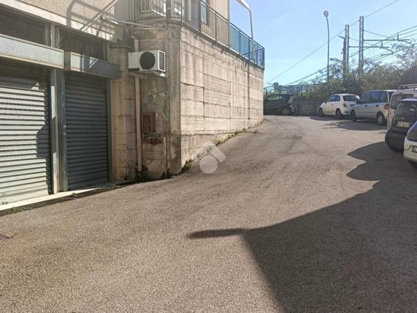 locale commerciale in vendita a Salerno in zona San Leonardo