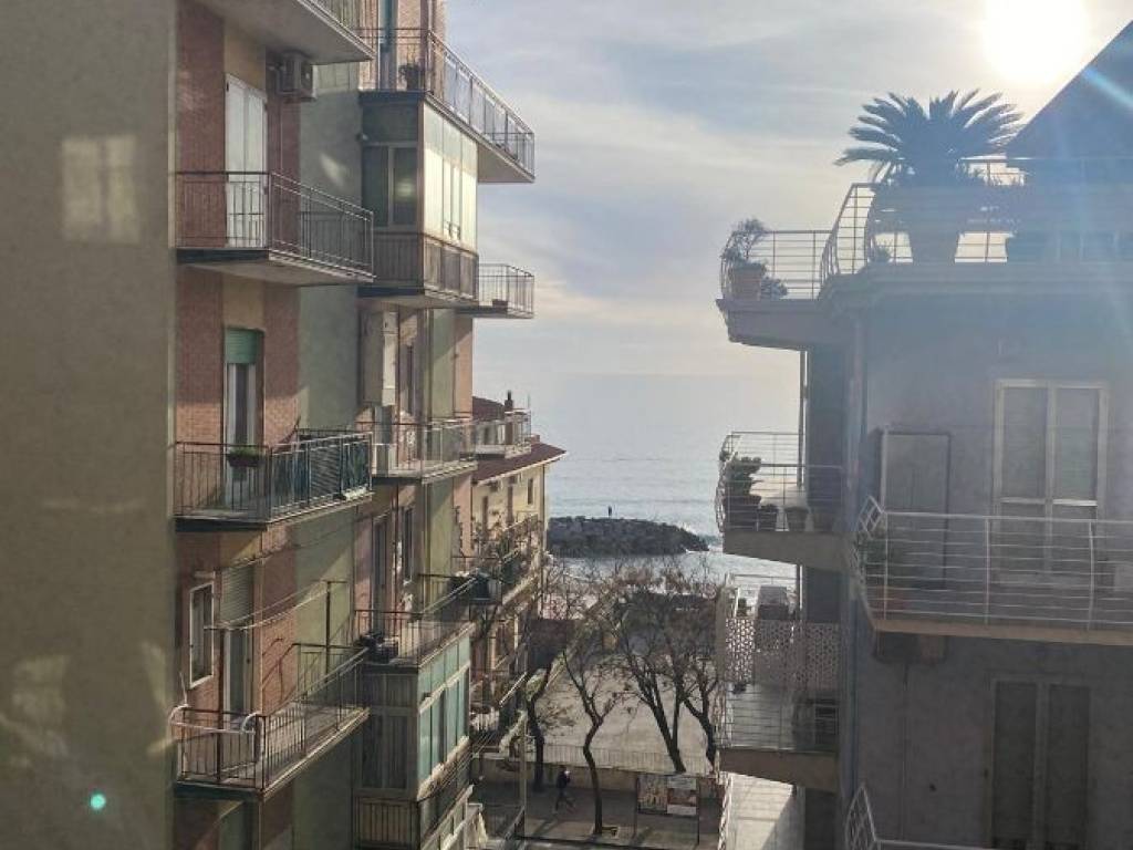 appartamento in vendita a Salerno in zona Pastena