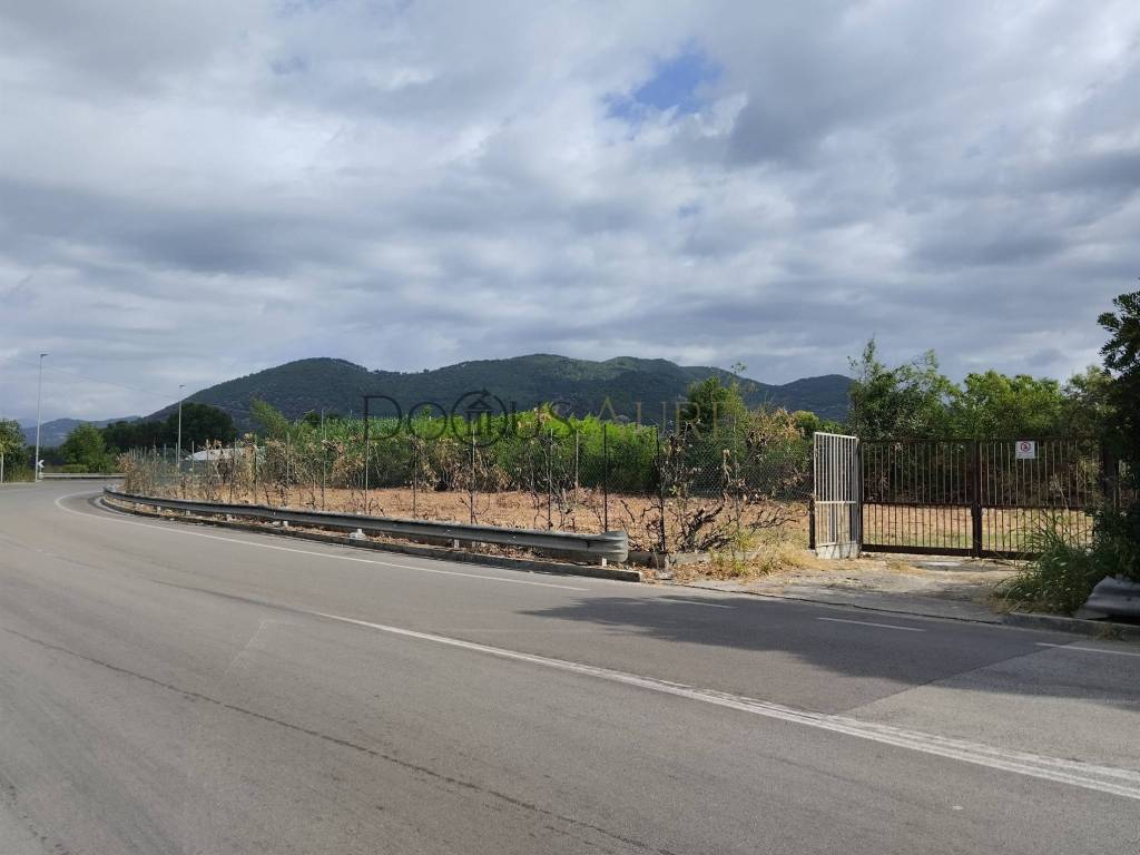 terreno edificabile in vendita a Salerno in zona Zona Industriale