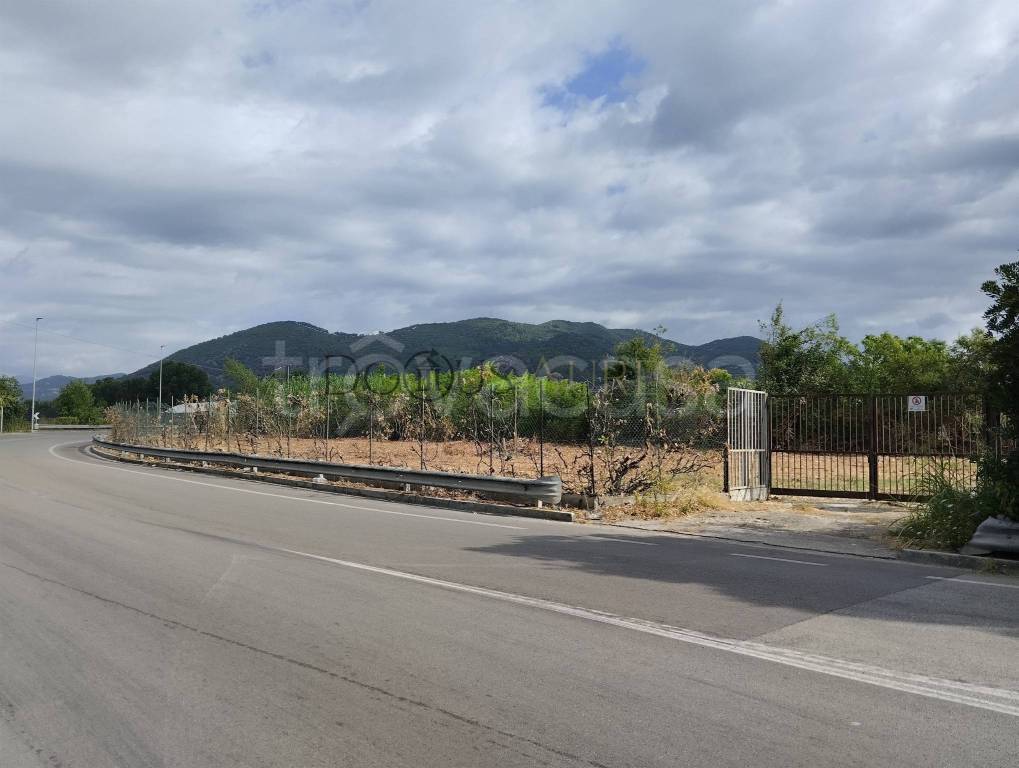 terreno edificabile in vendita a Salerno in zona Zona Industriale