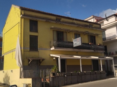 locale commerciale in vendita a Salerno in zona Fuorni