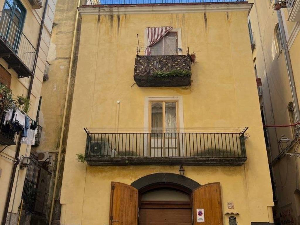 appartamento in vendita a Salerno in zona Centro Città