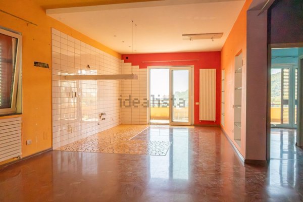 appartamento in vendita a Salerno in zona Cappelle