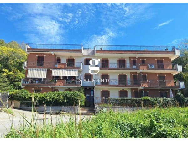 appartamento in vendita a Salerno in zona Brignano / Piezzo