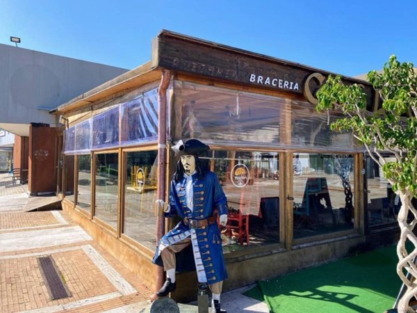 negozio in vendita a Salerno in zona Zona Industriale