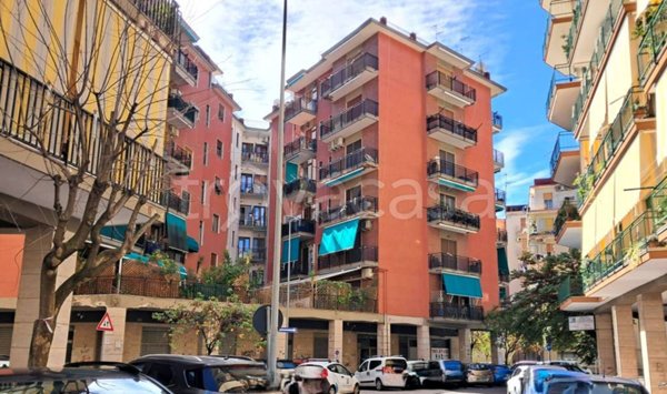 ufficio in vendita a Salerno in zona Mercatello