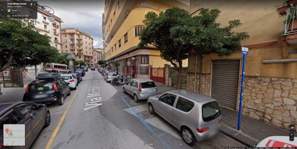 negozio in vendita a Salerno in zona Arce-Vernieri