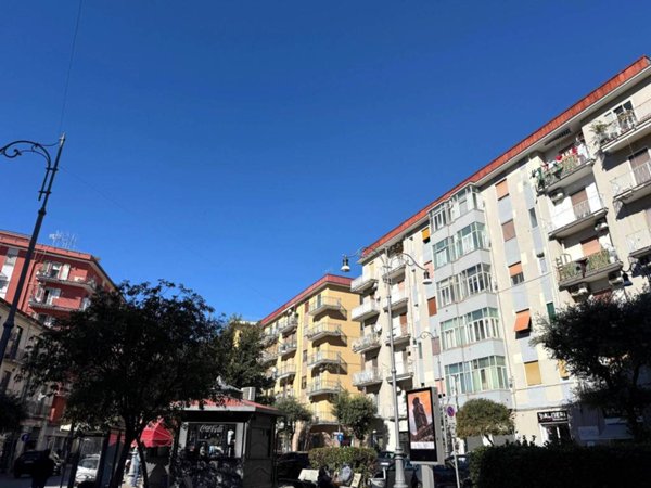 appartamento in vendita a Salerno in zona Pastena